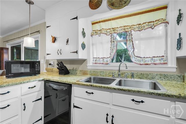 97 Azalea Avenue, Savannah, GA 31408