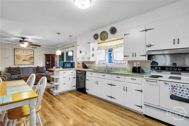 97 Azalea Avenue, Savannah, GA 31408