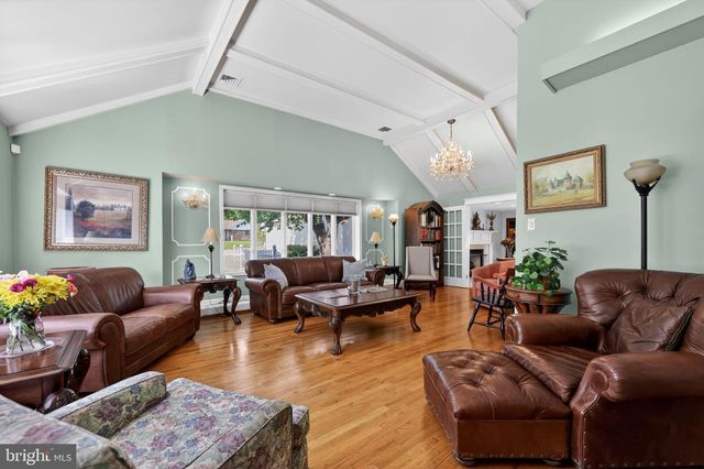 821 BEVERLY RD, Rydal, PA 19046