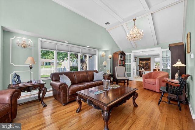 821 BEVERLY RD, Rydal, PA 19046