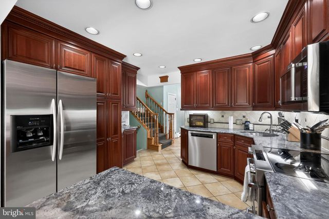 821 BEVERLY RD, Rydal, PA 19046