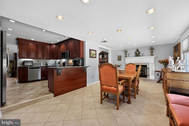 821 BEVERLY RD, Rydal, PA 19046
