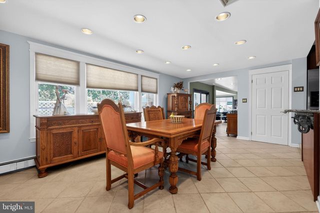 821 BEVERLY RD, Rydal, PA 19046