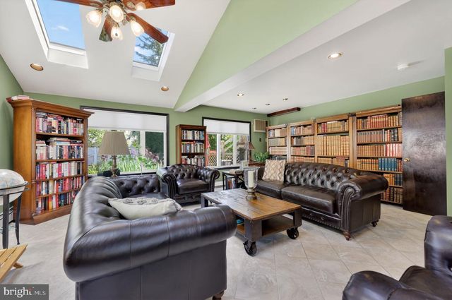 821 BEVERLY RD, Rydal, PA 19046