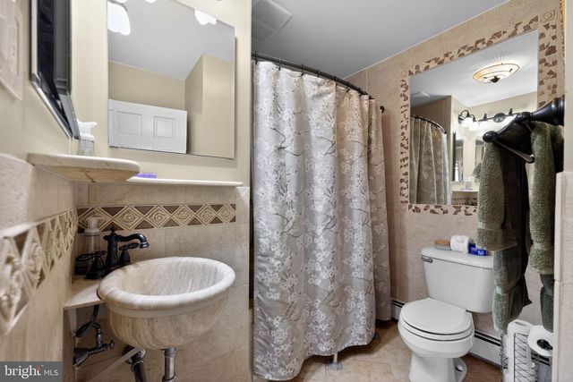 821 BEVERLY RD, Rydal, PA 19046
