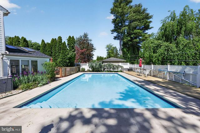 821 BEVERLY RD, Rydal, PA 19046