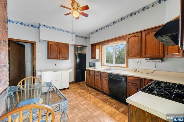 81 Fullerton Avenue, Montclair, NJ 07042