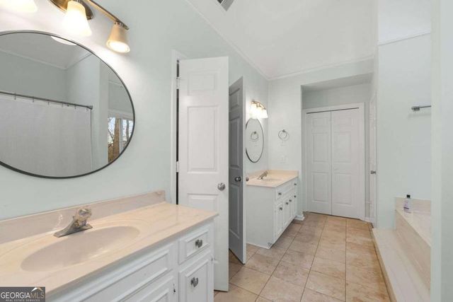 1050 York Trace SW, Marietta, GA 30064