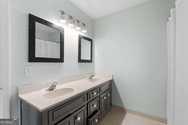 1050 York Trace SW, Marietta, GA 30064