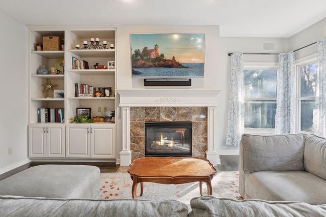 323 Saint Annes Parkway, Hudson, WI 54016