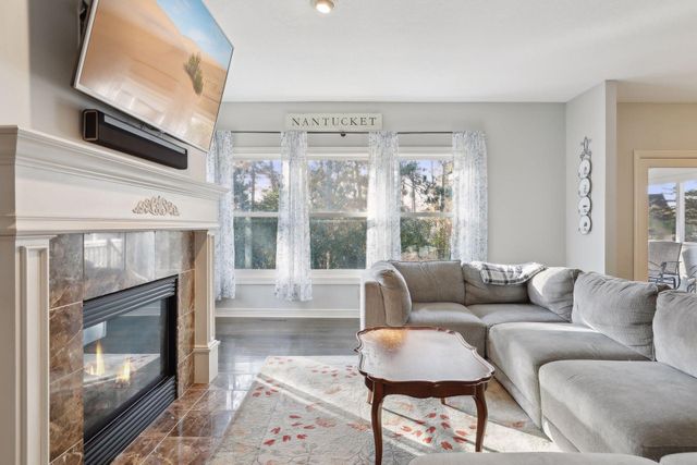 323 Saint Annes Parkway, Hudson, WI 54016