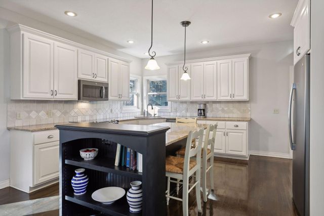 323 Saint Annes Parkway, Hudson, WI 54016