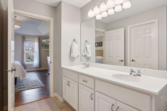 323 Saint Annes Parkway, Hudson, WI 54016
