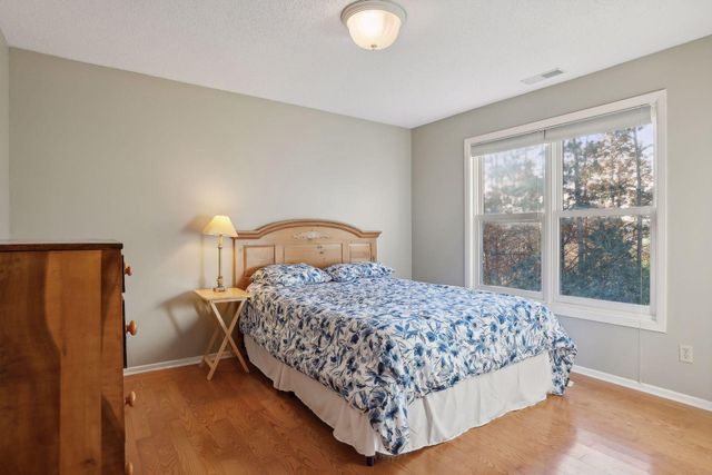 323 Saint Annes Parkway, Hudson, WI 54016