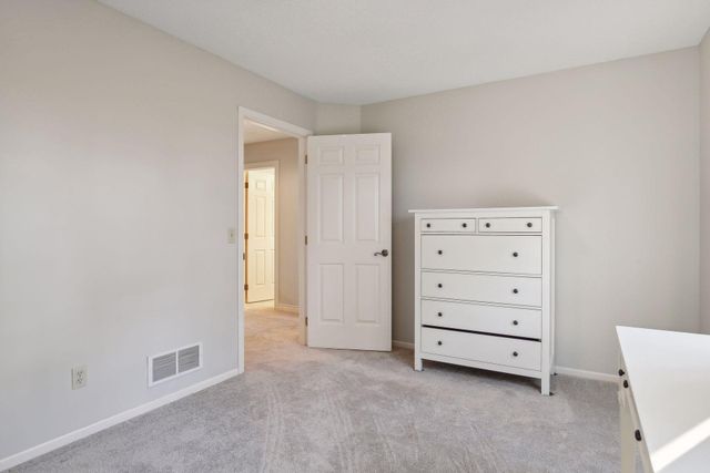 323 Saint Annes Parkway, Hudson, WI 54016