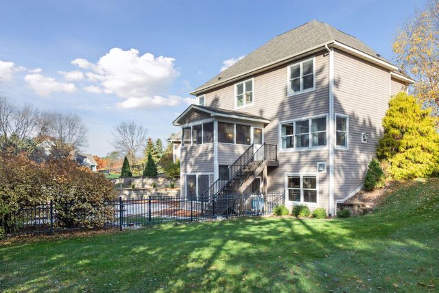 323 Saint Annes Parkway, Hudson, WI 54016