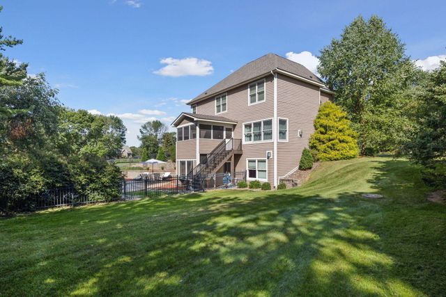 323 Saint Annes Parkway, Hudson, WI 54016