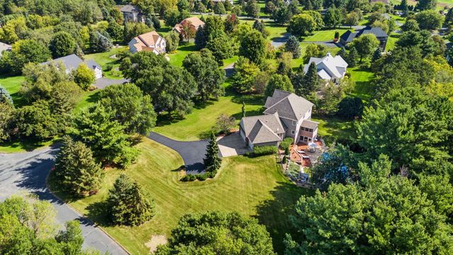 323 Saint Annes Parkway, Hudson, WI 54016