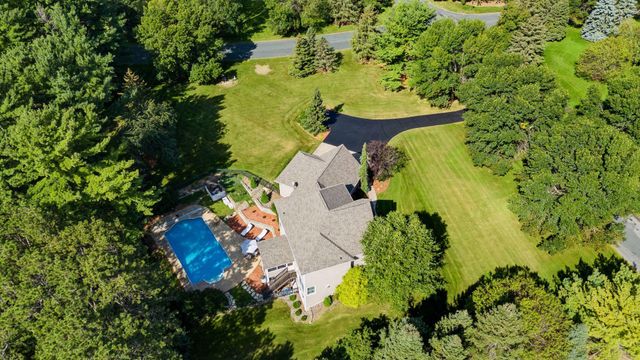 323 Saint Annes Parkway, Hudson, WI 54016