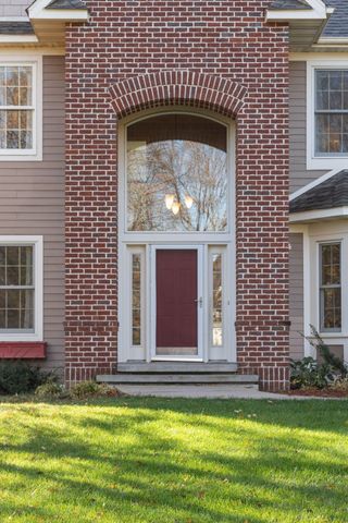 323 Saint Annes Parkway, Hudson, WI 54016
