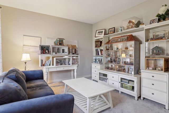 323 Saint Annes Parkway, Hudson, WI 54016