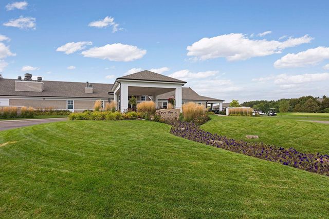 323 Saint Annes Parkway, Hudson, WI 54016