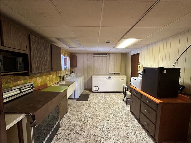 134 Shanor Hts, Center Twp, PA 16001