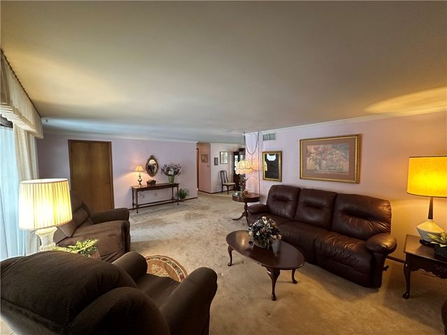 134 Shanor Hts, Center Twp, PA 16001