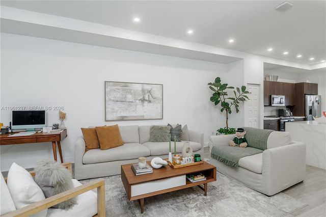 7831 NW 104th Ave 32, Doral, FL 33178