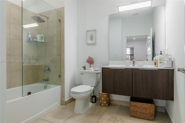 7831 NW 104th Ave 32, Doral, FL 33178