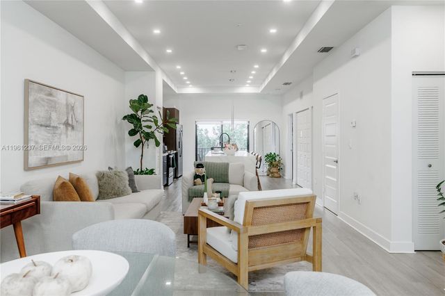 7831 NW 104th Ave 32, Doral, FL 33178