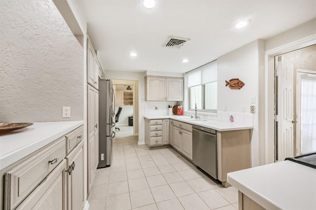 3540 Miramar Drive, La Porte, TX 77571