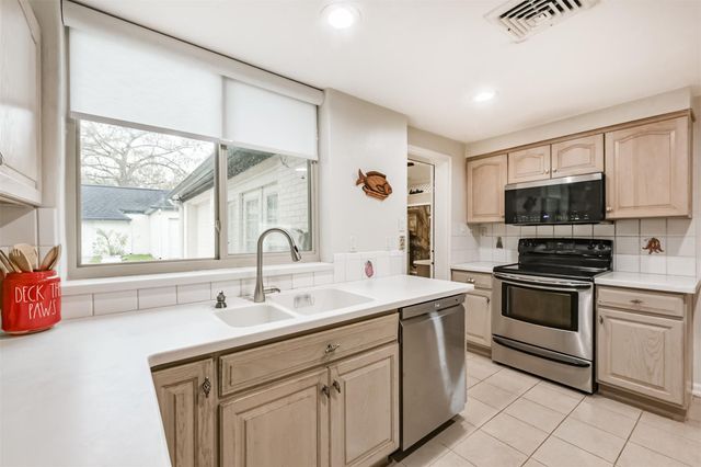 3540 Miramar Drive, La Porte, TX 77571