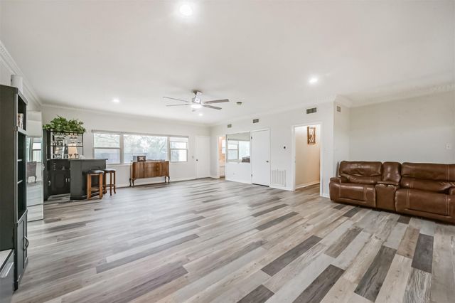 3540 Miramar Drive, La Porte, TX 77571
