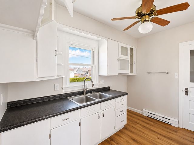 2119 8th Street SW, Cedar Rapids, IA 52404
