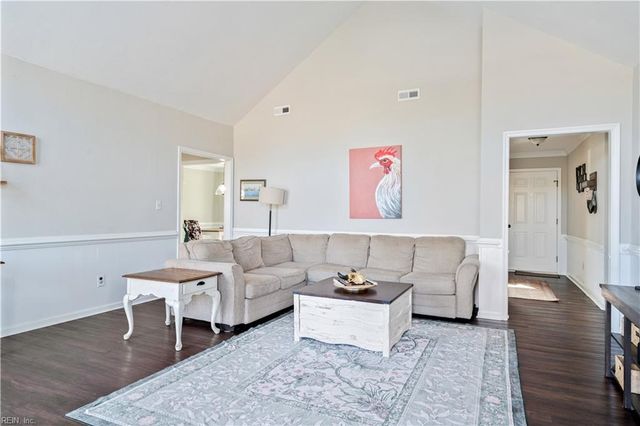 1101 Somerton LN, Chesapeake, VA 23322