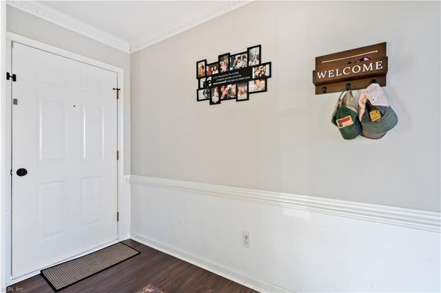 1101 Somerton LN, Chesapeake, VA 23322