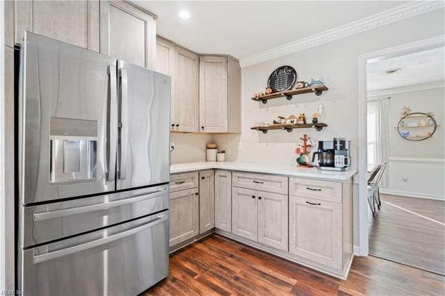 1101 Somerton LN, Chesapeake, VA 23322