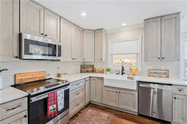 1101 Somerton LN, Chesapeake, VA 23322