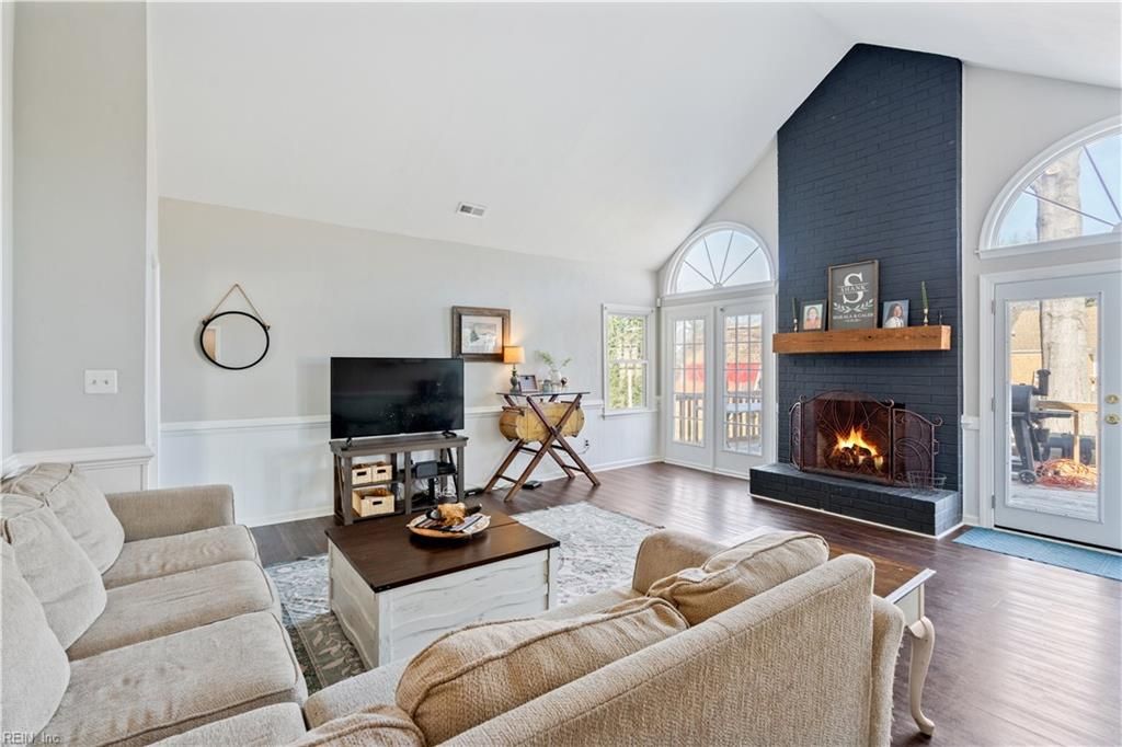 1101 Somerton LN, Chesapeake, VA 23322