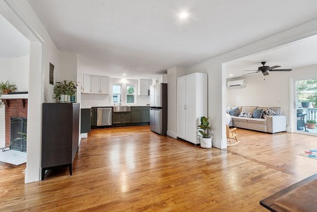 24 Myrtle Ave, Wakefield, MA 01880