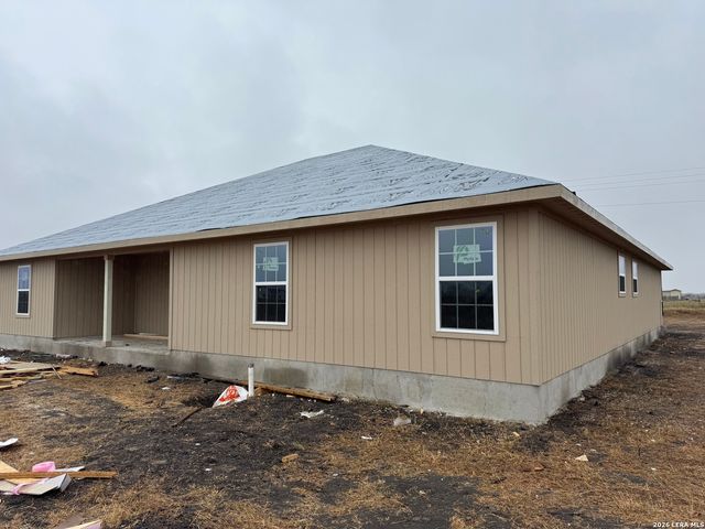 472 County Road 679, Natalia, TX 78059