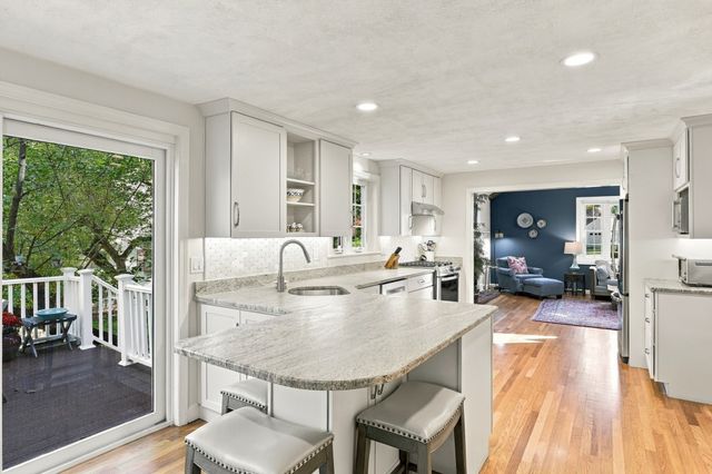 2 Canter Circle, Westford, MA 01886