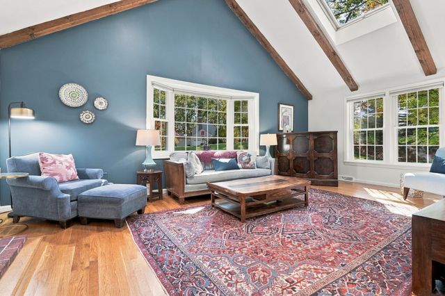 2 Canter Circle, Westford, MA 01886