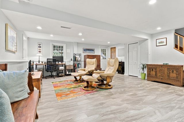 2 Canter Circle, Westford, MA 01886