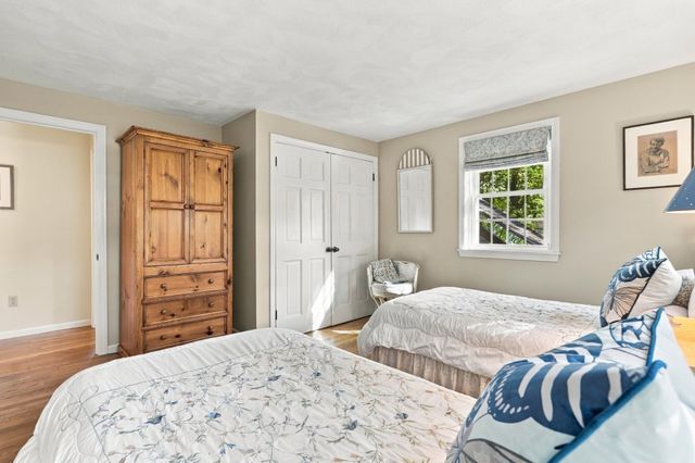 2 Canter Circle, Westford, MA 01886
