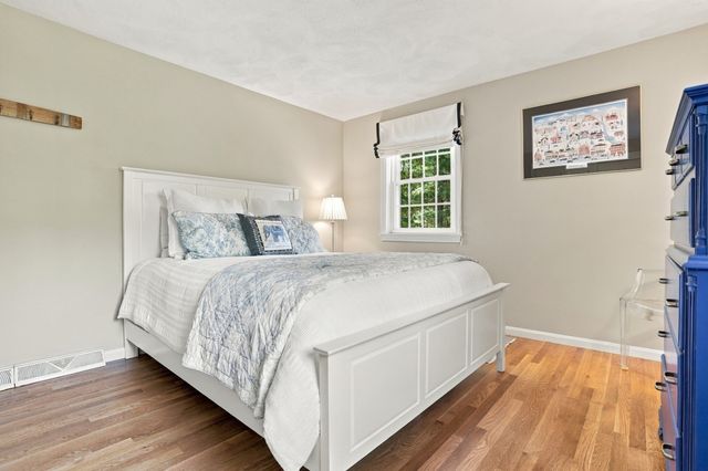 2 Canter Circle, Westford, MA 01886