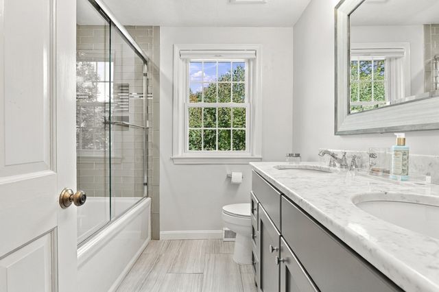 2 Canter Circle, Westford, MA 01886