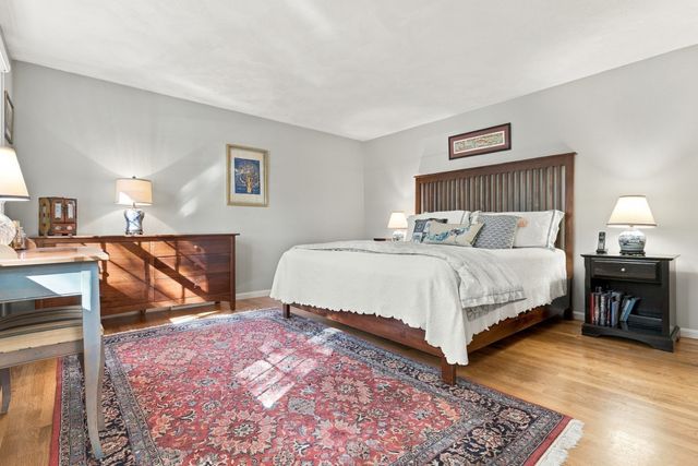 2 Canter Circle, Westford, MA 01886
