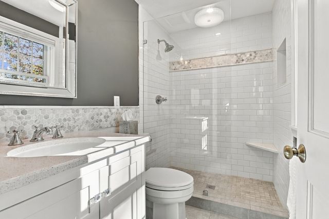 2 Canter Circle, Westford, MA 01886